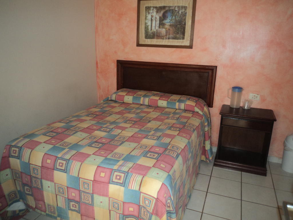 Hotel California ナボホア 部屋 写真